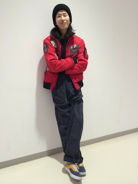 「AVIREX（アヴィレックス）のアイテム（サロペット/オーバーオール）」を使った、SASAMURAさん（メンズ・175cm）の冬コーディネート
