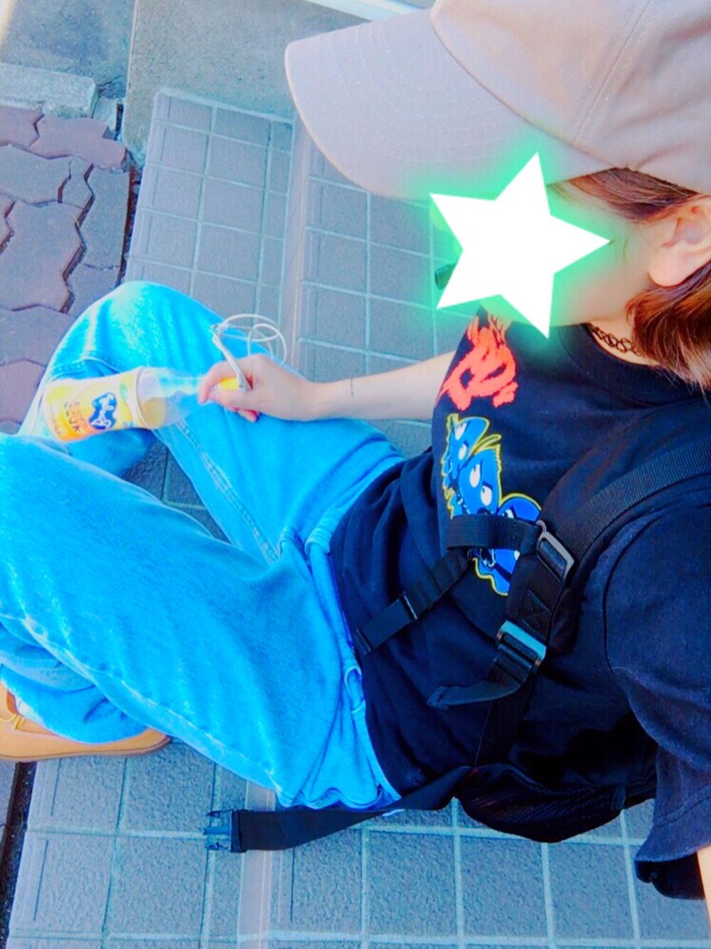 「Levi'sのアイテム（デニムパンツ、ブルー系）」を使った、バラバラさん（レディース・158cm）の夏コーディネートの1枚目の写真