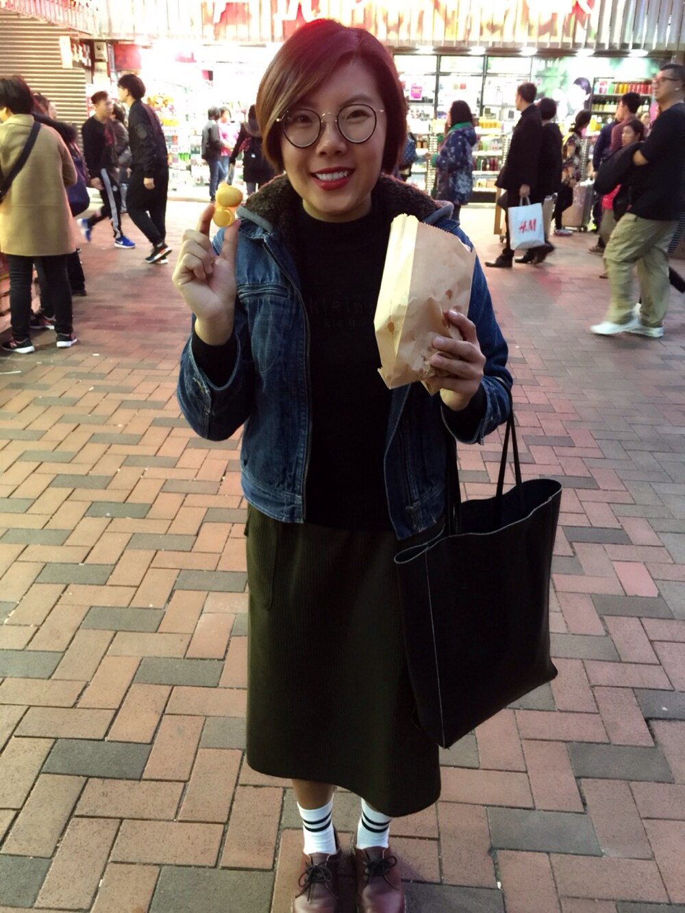 「Shoe BARのDr.Martens (ドクターマーチン)/3EYE GIBSON SHOES(W)（その他シューズ、ブラック系）」を使った、Tay Tayさん（レディース・150cm）の冬コーディネートの1枚目の写真