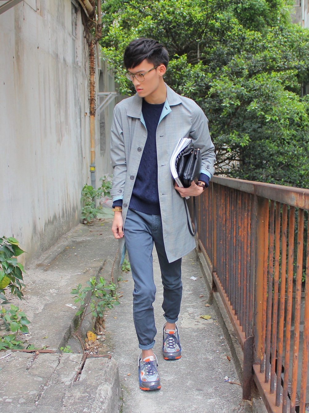 「plaid、coat、jeans、CELINE、cheap monday、Ralph Lauren、casual、weekend」｜「RALPH LAURENのアイテム（ニット/セーター、ブルー系）」を使った、lucasyshさん（メンズ・186cm）の春コーディネートの1枚目の写真