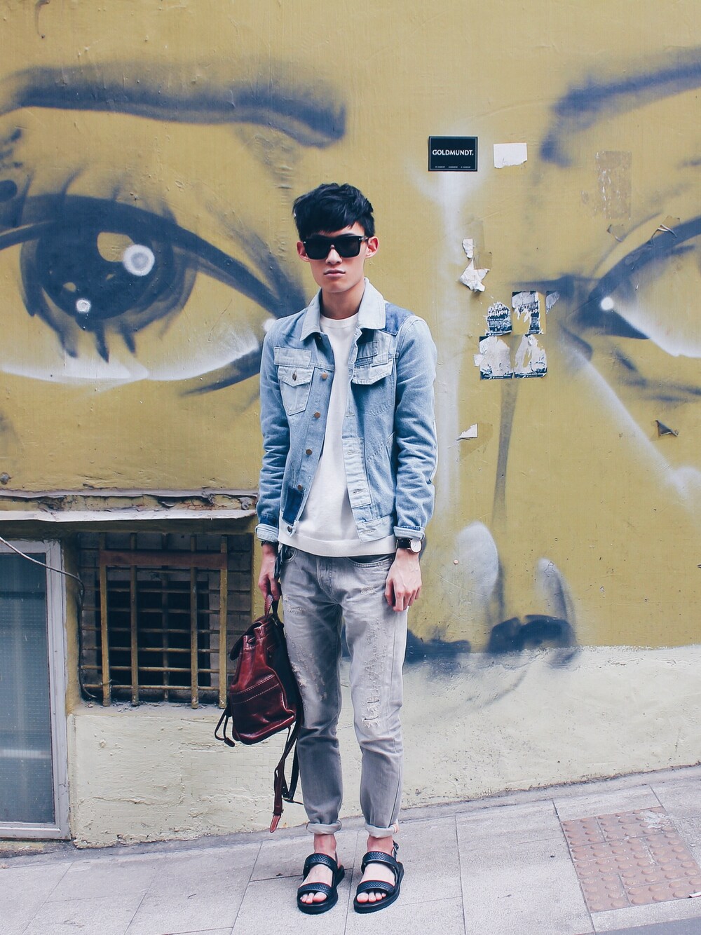 「TOPMAN、scotch&soda、GIVENCHY、vintage、denim、patchwork 、leather、Hong Kong、streetstyle、TOPMAN DESIGN」｜「TOPMANのアイテム（ニット/セーター、ホワイト系）」を使った、lucasyshさん（メンズ・186cm）の春コーディネートの1枚目の写真