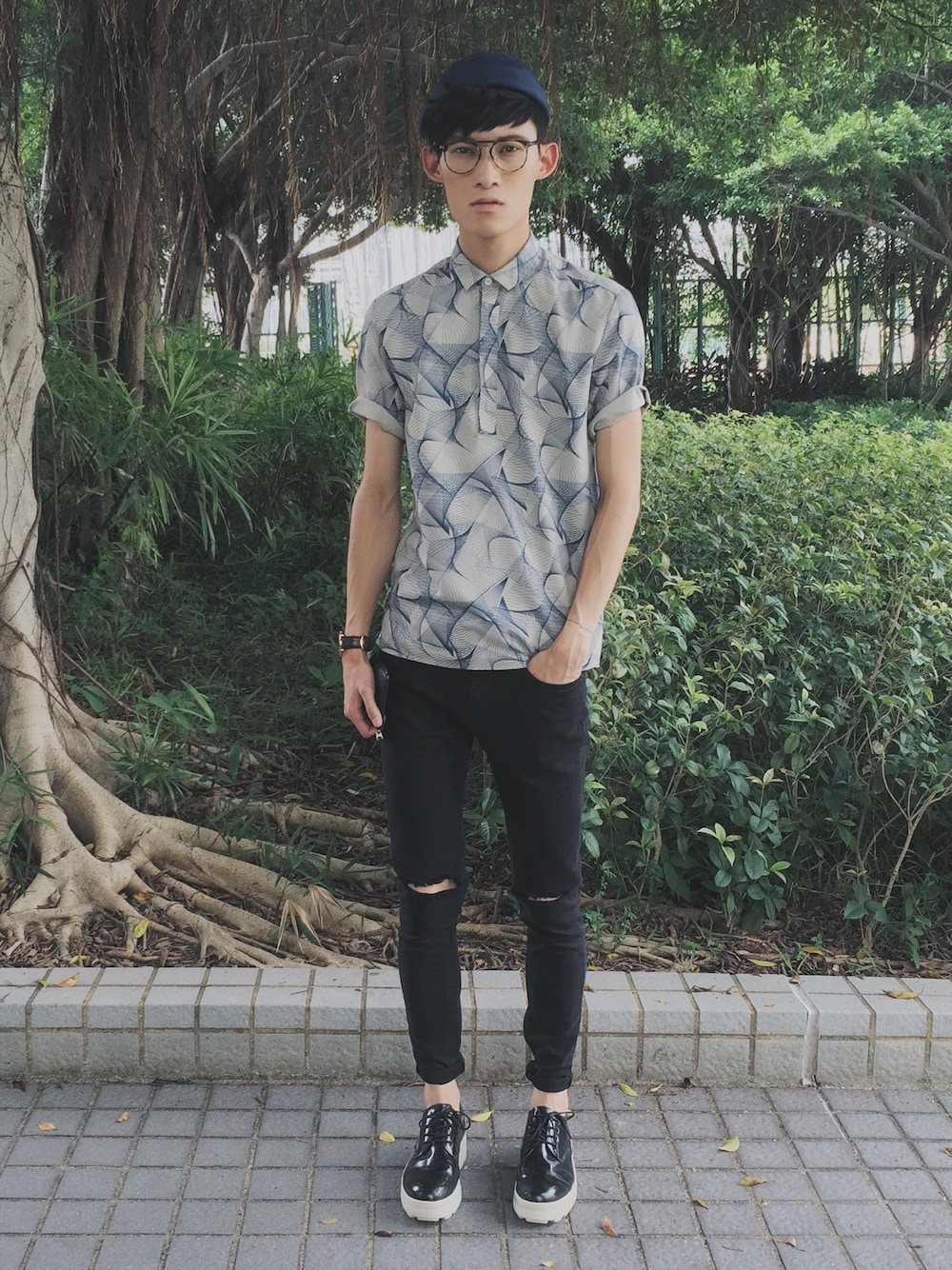 「summer、暑い、夏、シンプル、シンプルコーデ、ジーンズ、厚底シューズ、ビーニー、休日スタイル」｜「TOPMANのアイテム（シャツ/ブラウス、その他）」を使った、lucasyshさん（メンズ・186cm）の夏コーディネートの1枚目の写真