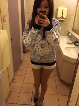 「トイレから失礼しやす」｜「アイテム（スウェット）」を使った、kaedeさん（レディース・161cm）の秋コーディネート