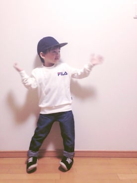 「FILA（フィラ）のアイテム（スウェット）」を使った、hiina さん（キッズ・100cm）の秋コーディネート