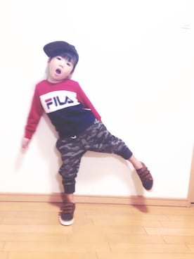 「FILA（フィラ）のアイテム（スウェット）」を使った、hiina さん（キッズ・100cm）の秋コーディネート