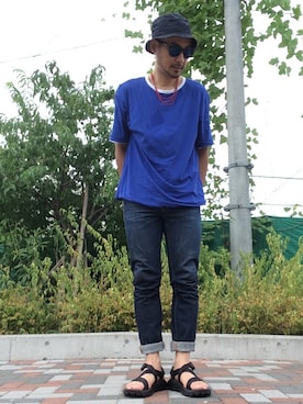 「青いTシャツ」｜「アイテム（帽子）」を使った、hiroshi omuraさん（メンズ・172cm）の夏コーディネート