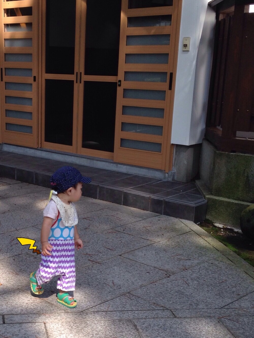 「kids、BIBPA、GAPbaby、ロンパース、サンダル、キャップ、LEE、ドット」｜「BIBPAのBIBPA（ロンパース、その他）」を使った、hacchanさん（キッズ・80cm）の夏コーディネートの1枚目の写真