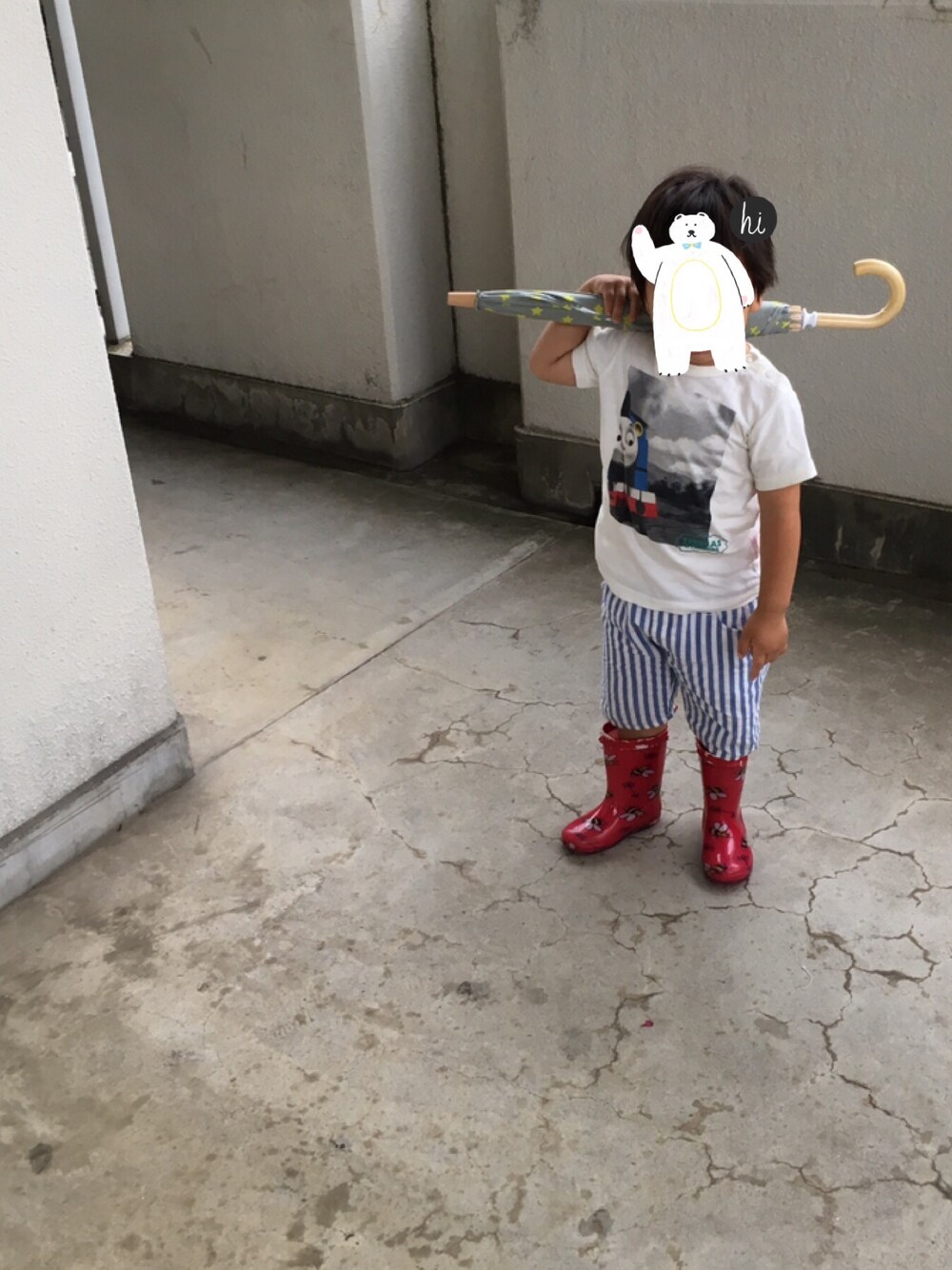 「男の子、傘、トーマス、ストライプ」｜「MARKEY'Sのアイテム（長傘、イエロー系）」を使った、hacchanさん（キッズ・90cm）の夏コーディネートの1枚目の写真