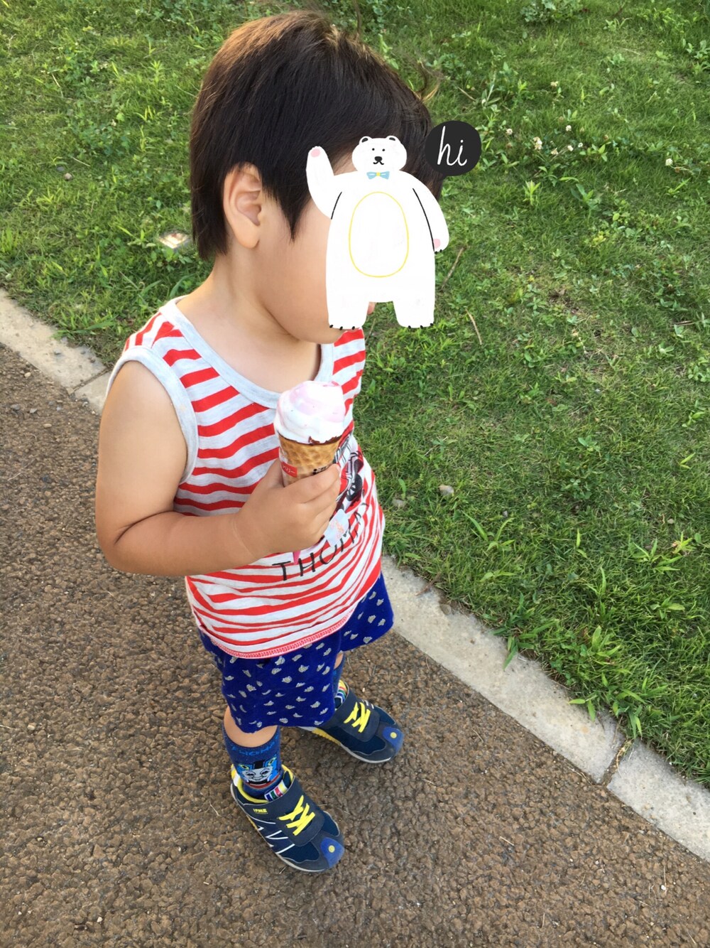 「公園、summer、キッズコーデ、アイスクリーム」｜「petit mainの【トーマスコラボ】キャラクターデザイン×ボーダー柄タンクトップ（タンクトップ、レッド系）」を使った、hacchanさん（キッズ・90cm）の夏コーディネートの1枚目の写真