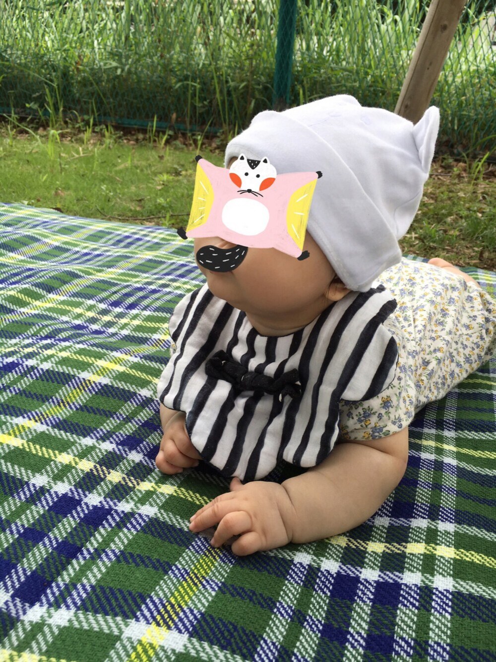 「女の子、公園、くまさん、ドラフトGAP」｜「babyGAPのアイテム（ニットキャップ/ビーニー、ホワイト系）」を使った、hacchanさん（キッズ・60cm）の夏コーディネートの1枚目の写真