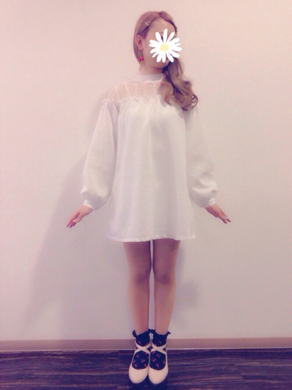 「古着、オールホワイト」｜「アイテム（ワンピース、ホワイト系）」を使った、hair do pojaさん（レディース・164cm）の春コーディネートの1枚目の写真
