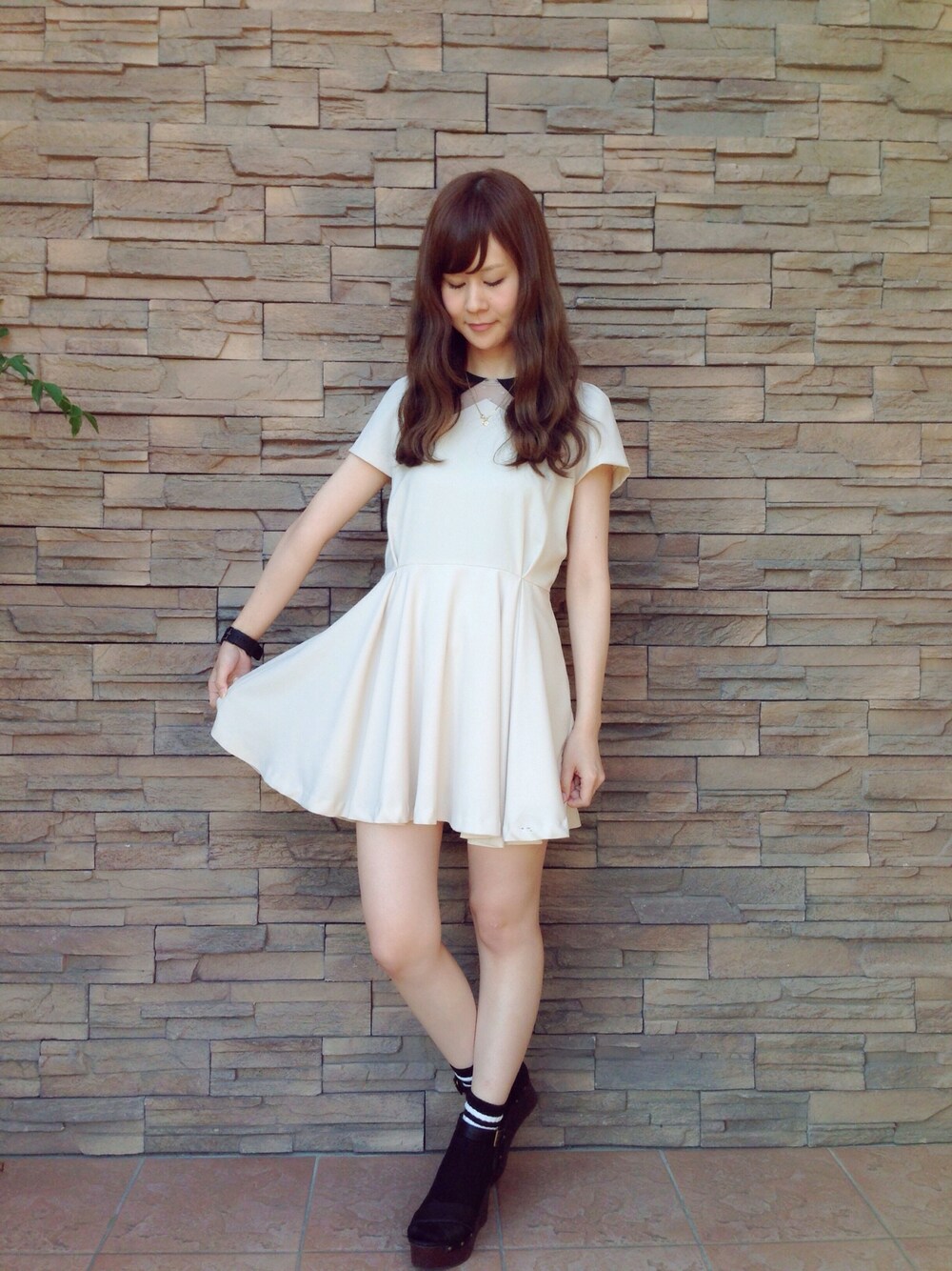 「ワンピース、ノミネ」｜「NOMINEの田中里奈×Nomineパフスリーブワンピ（ワンピース、ホワイト系）」を使った、hair do pojaさん（レディース・157cm）の夏コーディネートの1枚目の写真