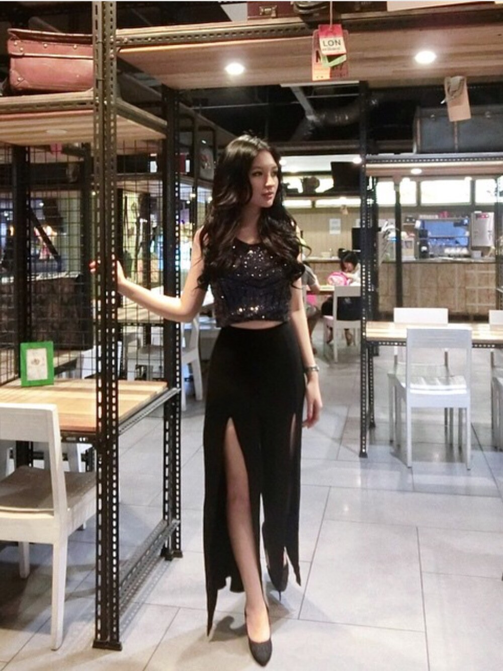 「airport、traveling」｜「FOREVER 21のアイテム（その他パンツ、ブラック系）」を使った、Crystal ♡ さん（レディース・169cm）の春コーディネートの1枚目の写真