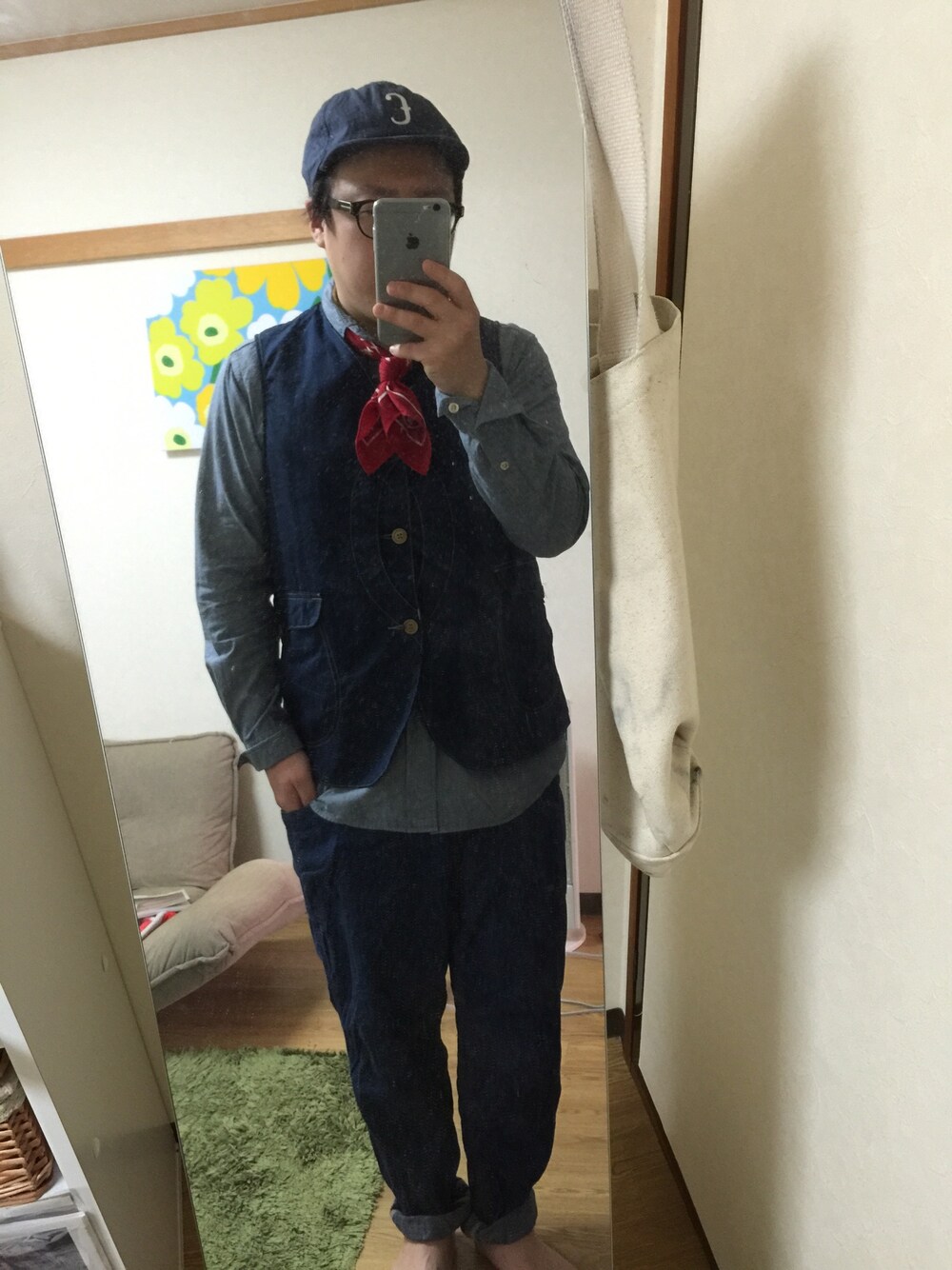 「インディゴ、45R、orslow、POST O’ALLS」｜「POST O'ALLSのアイテム（ベスト、ブルー系）」を使った、えびさん（メンズ・168cm）の春コーディネートの1枚目の写真