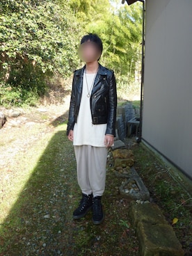 「HISUI（ヒスイ）のアイテム」を使った、モーイさん（メンズ・174cm）の春コーディネート