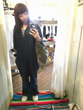 「Yarmo（ヤーモ）のアイテム（つなぎ/オールインワン）」を使った、タナカリナさん（レディース・165cm）の春コーディネート