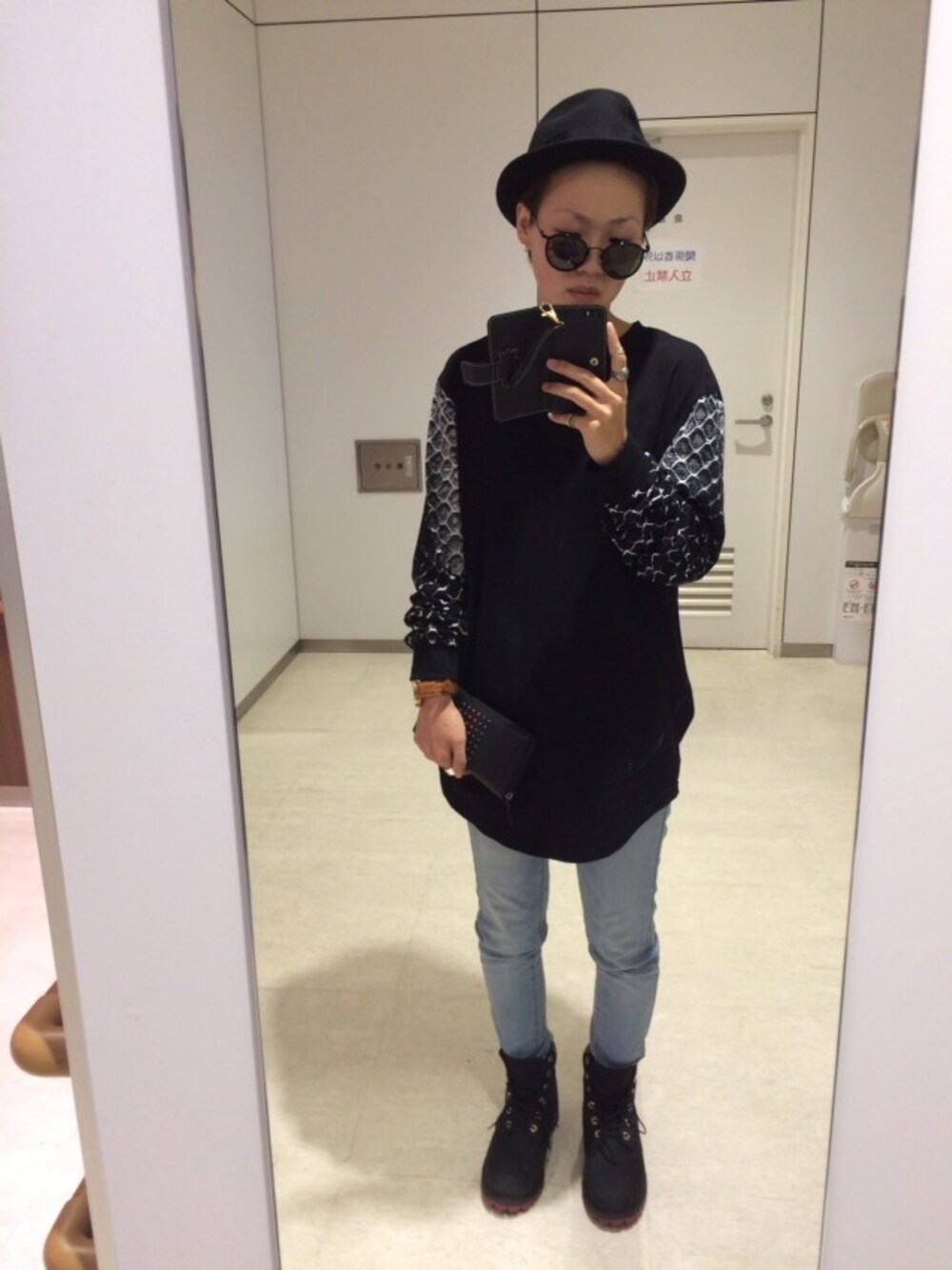 「stampd'LA、kpop、mode、street」｜「TimberlandのTimber land 6インチブーツ（ブーツ、ブラック系）」を使った、かゆりさん（レディース・161cm）の秋コーディネートの1枚目の写真