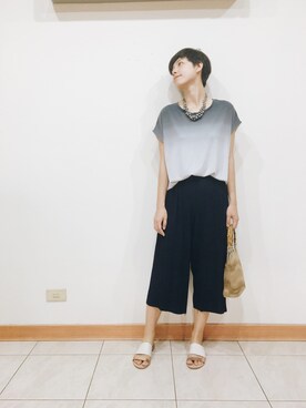 「アイテム（ビーチサンダル）」を使った、+Hさん（レディース・165cm）の秋コーディネート