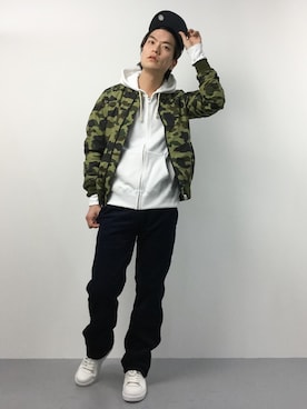 「FRUIT OF THE LOOM（フルーツオブザルーム）のアイテム（パーカー）」を使った、中嶋時男さん（メンズ・183cm）の冬コーディネート