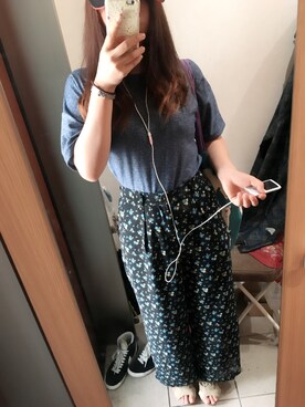 「GU（ジーユー）のアイテム（Tシャツ/カットソー、ブルー系）」を使った、ハセガワさん（レディース・158cm）の夏コーディネート