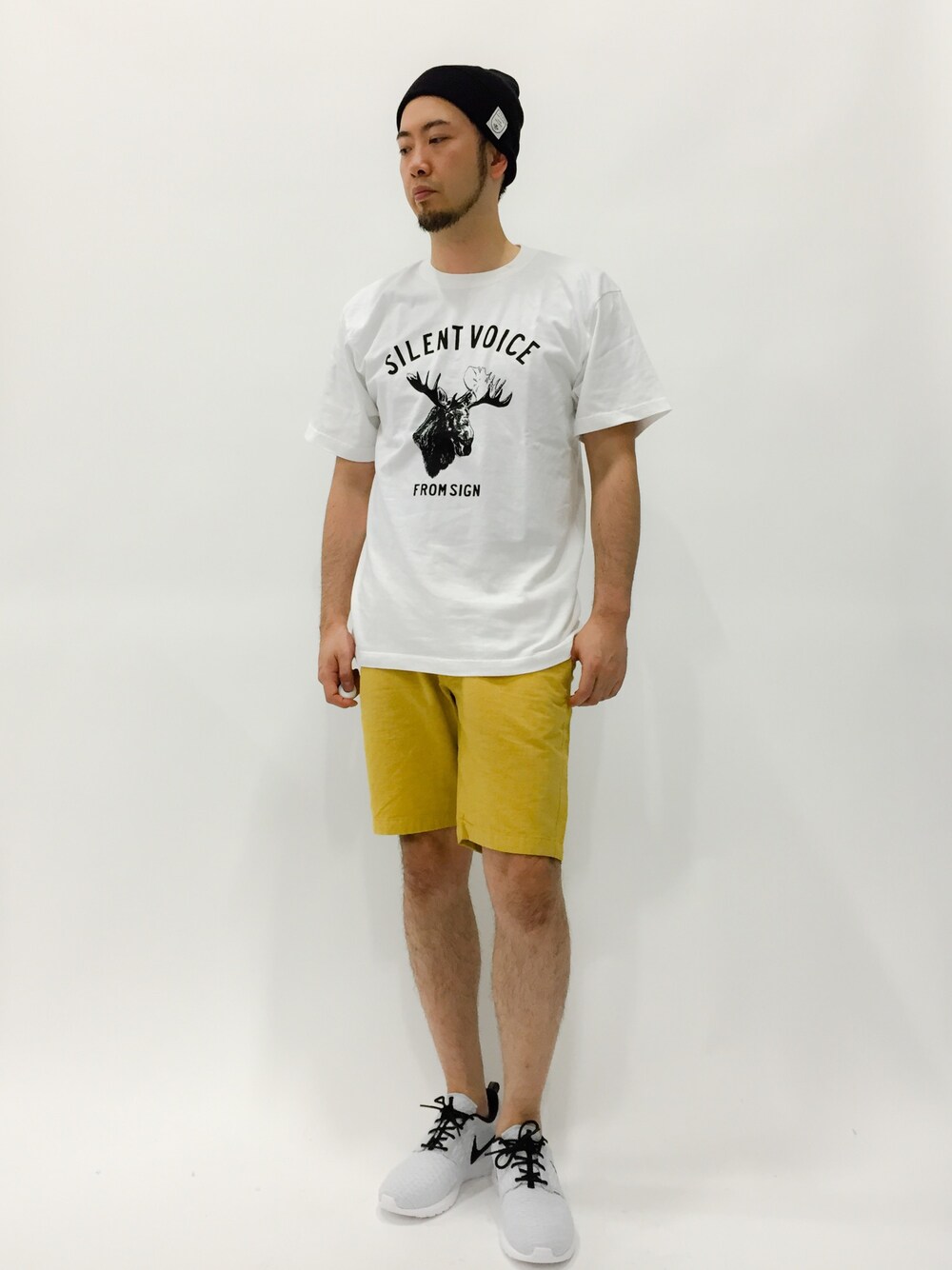 「NIKE、BEAMS、nano・universe、フライニット、Junred」｜「BEAMSのFROM SIGN / ANIMAL ショートスリーブ Tシャツ（Tシャツ/カットソー、ホワイト系）」を使った、kijiさん（メンズ・180cm）の春コーディネートの1枚目の写真