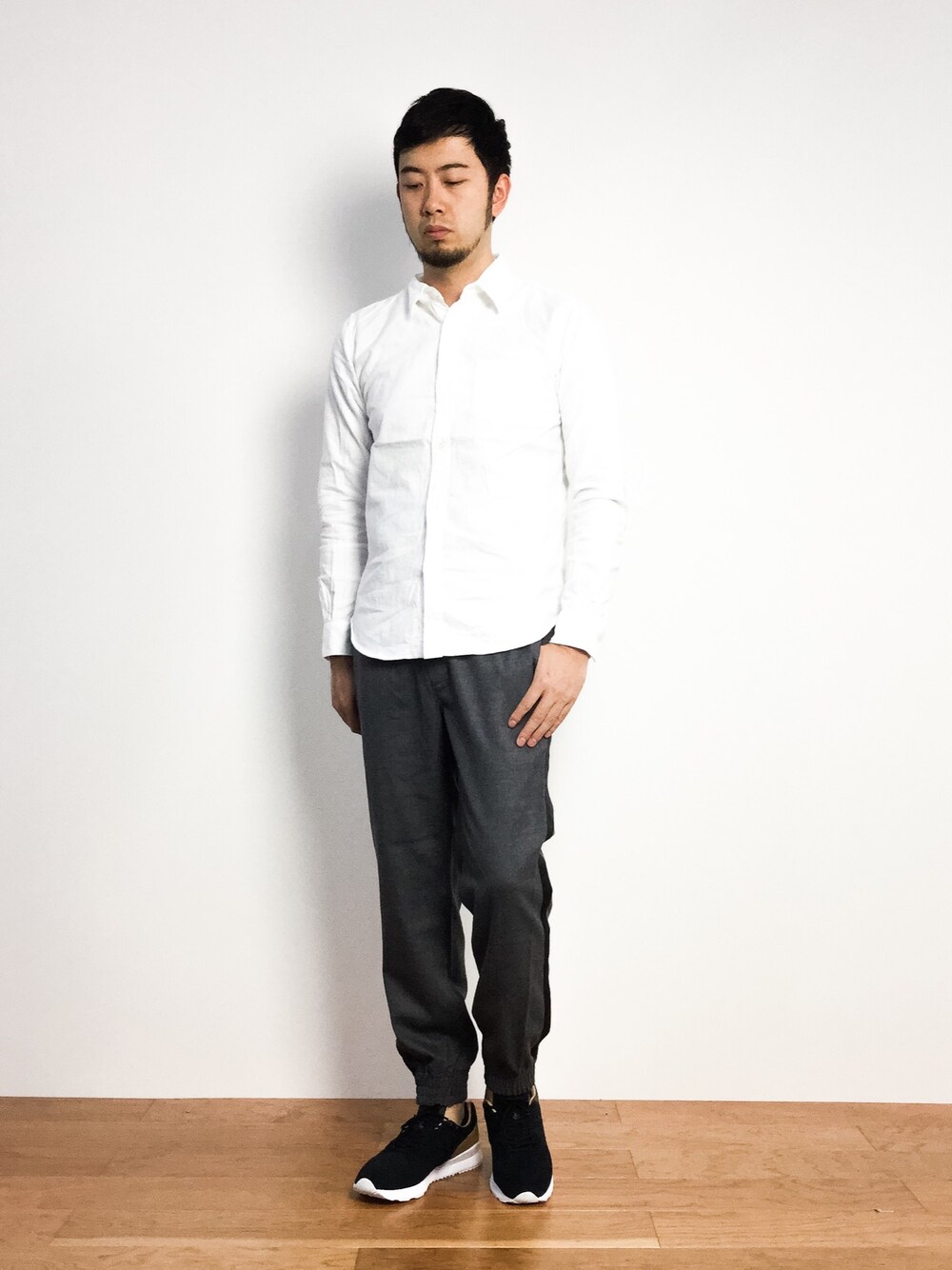 「シンプル、シャツ、白シャツ、ニューバランス、シャツスタイル」｜「JOURNAL STANDARDの起毛ネルシャツ#（シャツ/ブラウス、ホワイト系）」を使った、kijiさん（メンズ・180cm）の秋コーディネートの1枚目の写真