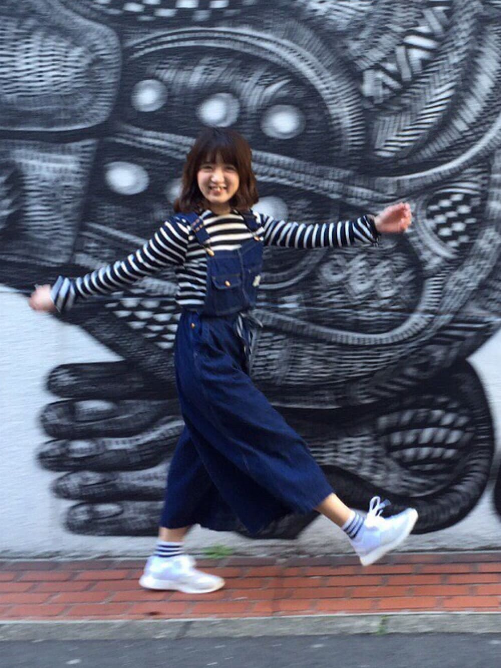 「春コーデ、ラフ、ootd、オーバーオール、ボーダー、HYKE、orslow、ネイビー、デニム」｜「orSlowのアイテム（サロペット/オーバーオール、ブルー系）」を使った、サアヤさん（レディース・153cm）の春コーディネートの1枚目の写真
