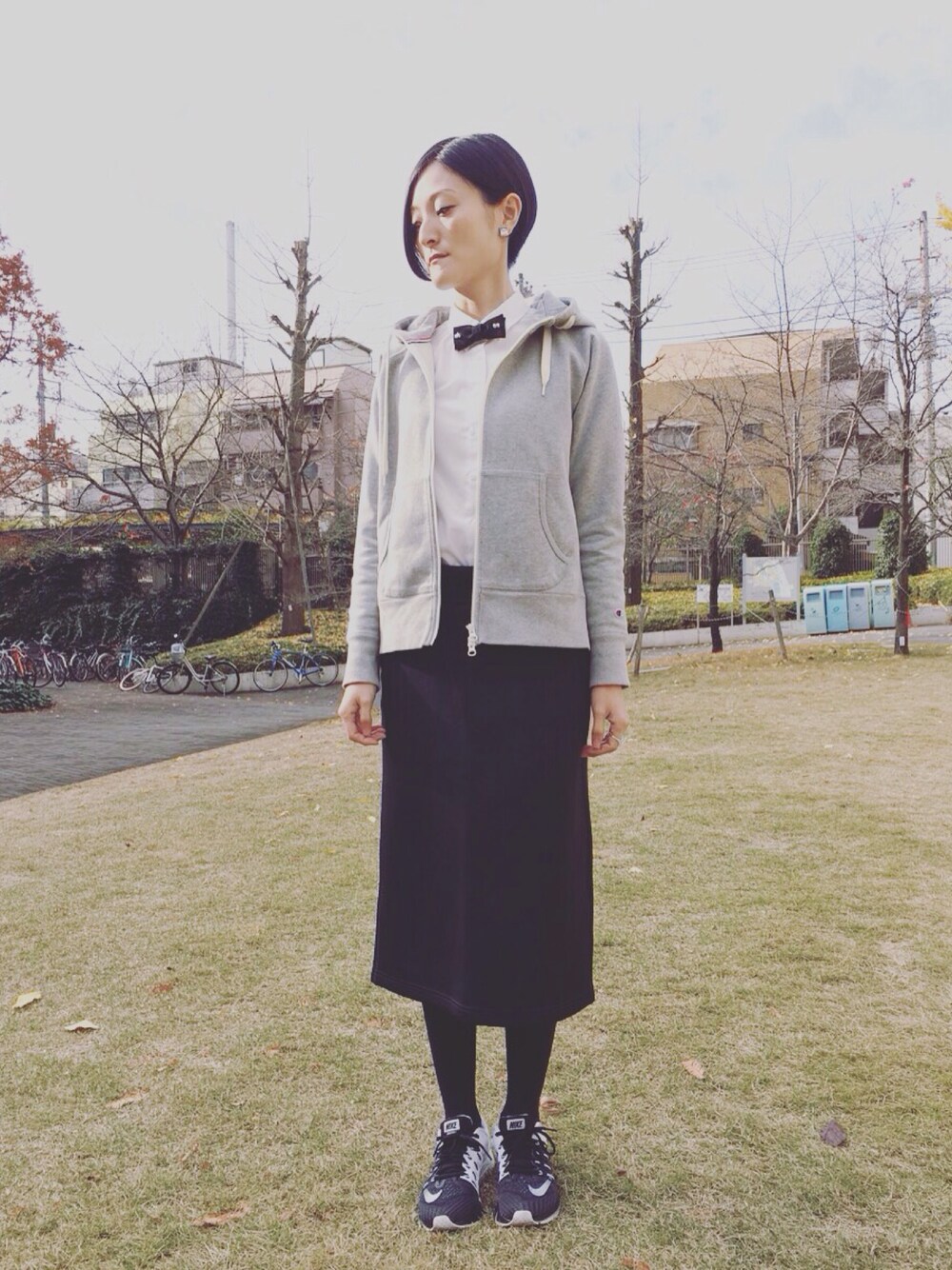 「Championのアイテム（パーカー、グレー系）」を使った、Krabertさん（レディース・167cm）の冬コーディネートの1枚目の写真