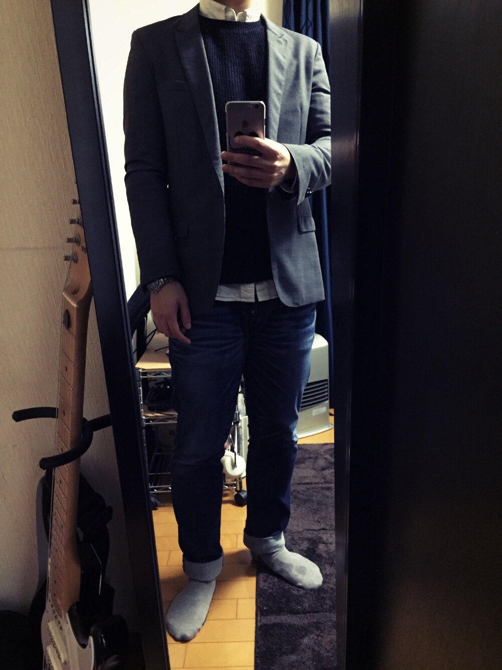 「FACTOTUMのアイテム（テーラードジャケット、グレー系）」を使った、B.Rさん（メンズ・172cm）の秋コーディネートの1枚目の写真