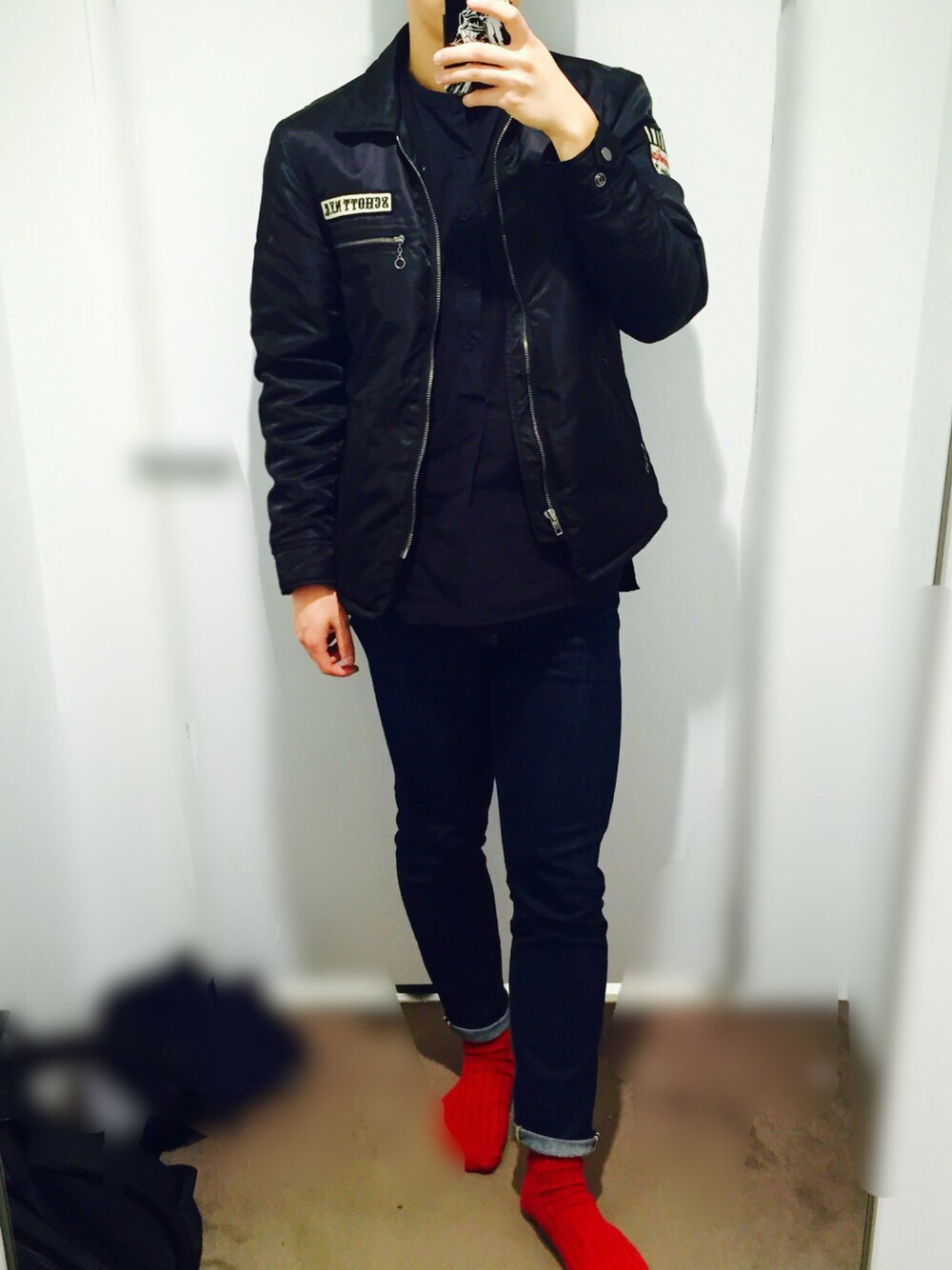 「UNIQLO、ジーンズ、ノーカラーシャツ、プチプラ」｜「schottのSchott/ショット/NYLON TRUCK JKT BINDERS/ナイロン トラック ジャケット バインダーズ（ブルゾン、ブラック系）」を使った、B.Rさん（メンズ・172cm）の冬コーディネートの1枚目の写真