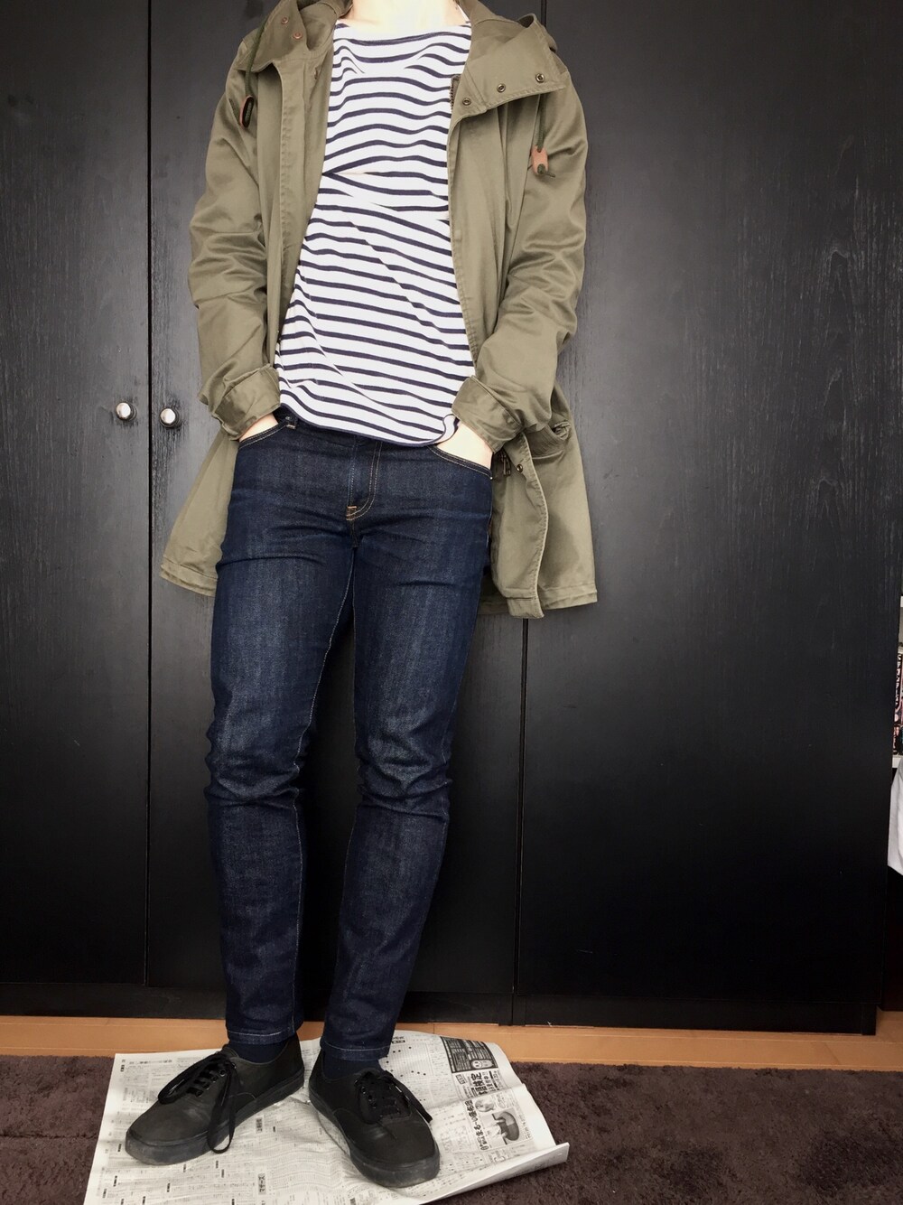 「ボーダー、バスクシャツ、モッズコート、春コーデ、春、ジーンズ、デニム、デニムパンツ、スニーカー、VANS」｜「EDIFICEのSAINT JAMES OUESSANT ボーダー（Tシャツ/カットソー、ホワイト系）」を使った、B.Rさん（メンズ・172cm）の春コーディネートの1枚目の写真