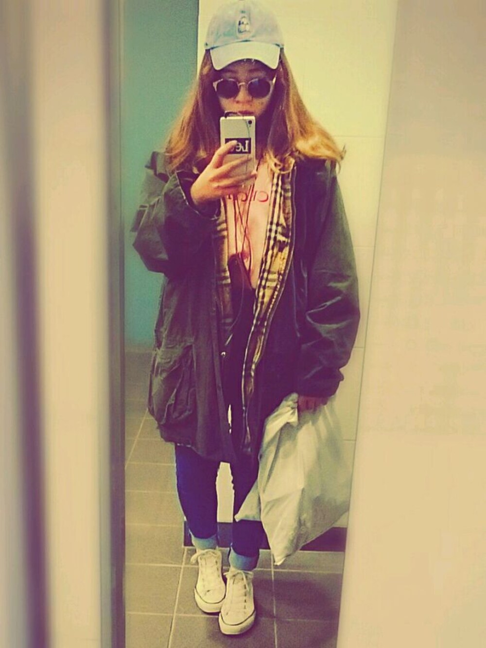 「オイルコート、used」｜「COMME des GARCONSのアイテム（バッグ、ホワイト系）」を使った、chena🌹🌿さん（レディース・158cm）の冬コーディネートの1枚目の写真