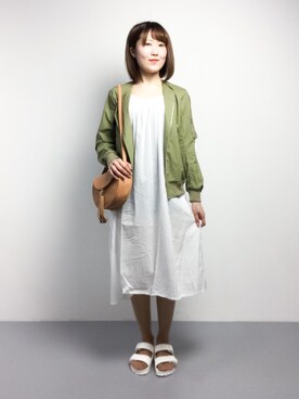 「ショルダーバック」｜「アイテム（MA-1）」を使った、まるさん（レディース・161cm）の春コーディネート