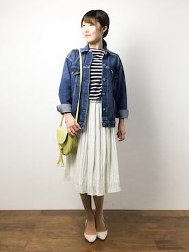 「ショルダーバック」｜「アイテム（デニムジャケット）」を使った、まるさん（レディース・161cm）の春コーディネート