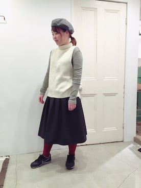 「赤タイツ」｜「アイテム（ハンチング/ベレー帽）」を使った、YARRAdouxbleu三宮店さん（レディース・154cm）の冬コーディネート