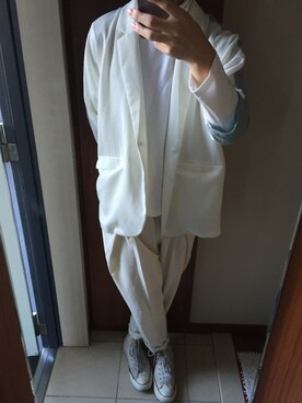 「アイテム（テーラードジャケット、ホワイト系）」を使った、坂井泰平さん（メンズ・167cm）の秋コーディネート