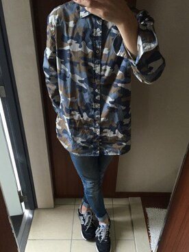 「brancaccioのアイテム（シャツ/ブラウス、グリーン系）」を使った、坂井泰平さん（メンズ）の秋コーディネート