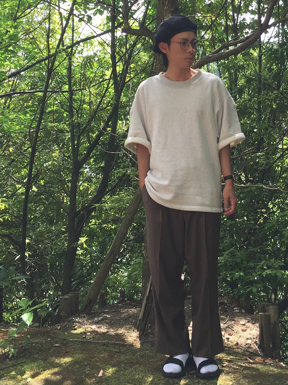 「ゆるコーデ、ラクチンコーデ、スポーツミックス、アースカラー、ベレー帽、めがね、サンダル、HARE、URU、teva」｜「HAREのTRベレー(HARE)（ハンチング/ベレー帽、ブラック系）」を使った、🐯としくん🐯さん（メンズ・171cm）の春コーディネートの1枚目の写真