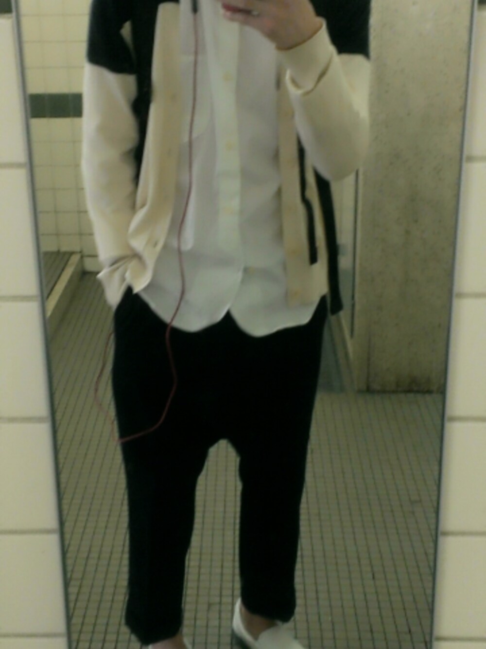 「Paul Smith、public image、COMME des GARCONS HOMME」｜「COMME des GARCONS HOMMEの丸襟ブラウス（シャツ/ブラウス、ホワイト系）」を使った、瀬戸内きゃぴさん（メンズ・169cm）の夏コーディネートの1枚目の写真