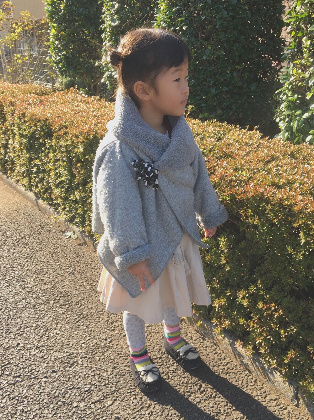 「3歳、kids、シンプル、キッズファッション、おんなのこ、プティマイン、ハンドメイド」｜「Handmadeのアイテム（ジャケット/アウター、グレー系）」を使った、やぶここさん（キッズ・90cm）の冬コーディネートの1枚目の写真