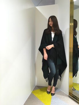 「緑」｜「アイテム（ポンチョ）」を使った、AIRI KAWASAKIさん（レディース・166cm）の秋コーディネート