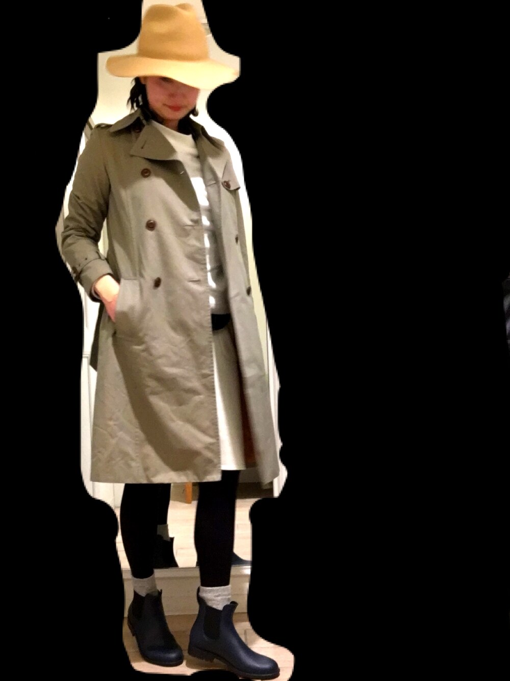 「ママコーデ、UNIQLO、雨の日コーデ」｜「OZOCのアイテム（ダウンジャケット/コート、グリーン系）」を使った、Midori さん（レディース・168cm）の冬コーディネートの1枚目の写真