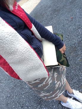 「NEW BALANCE（ニューバランス）のアイテム（スニーカー、ホワイト系）」を使った、Mさん（レディース・155cm）の秋コーディネート