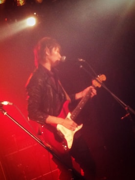 「アイテム（音楽/本・雑誌、レッド系）」を使った、アキさん（メンズ・174cm）の秋コーディネート