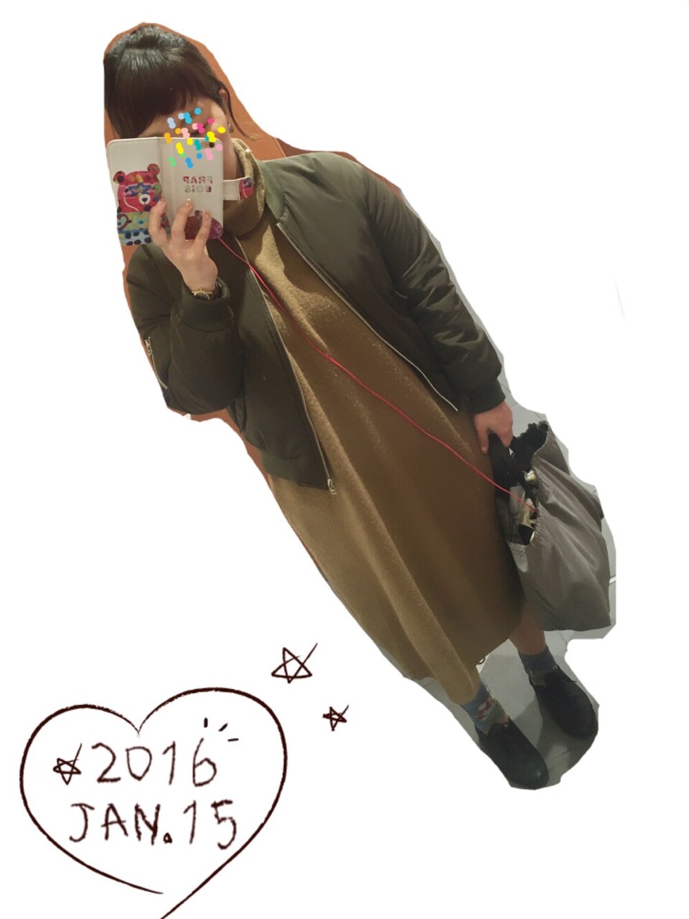 「お仕事スタイル、寒い、ニットワンピース」｜「2% TOKYOのアイテム（ジャケット/アウター、グリーン系）」を使った、mochikoさん（レディース・158cm）の冬コーディネートの1枚目の写真