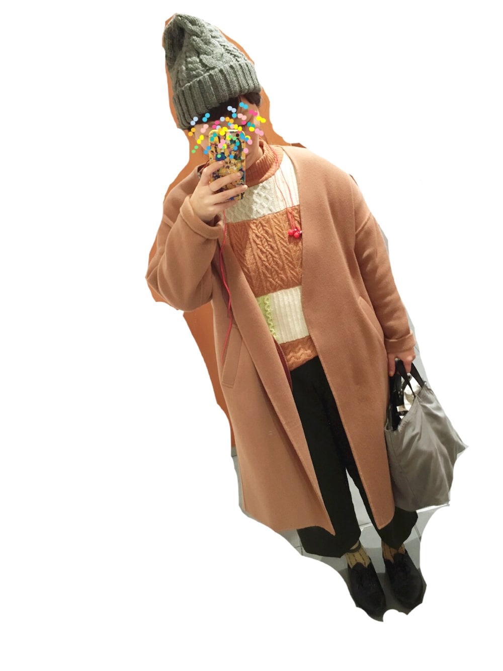 「お仕事スタイル、カーキパンツ、ニット帽、お気に入りニット」｜「KBFのKBF ケーブルワッチCAP（ニットキャップ/ビーニー、グレー系）」を使った、mochikoさん（レディース・158cm）の冬コーディネートの1枚目の写真