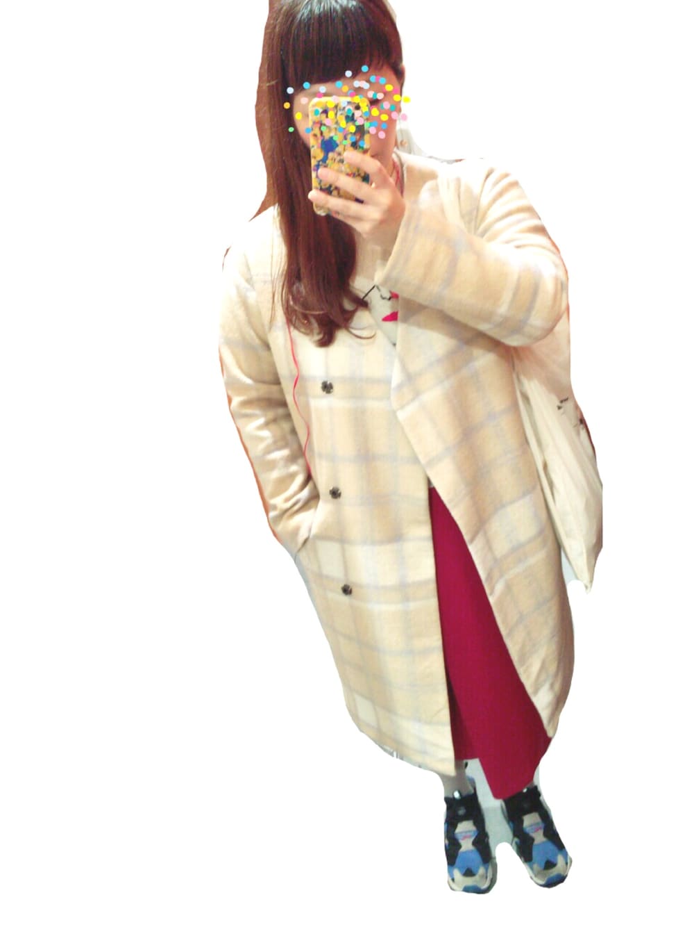 「休日スタイル、ポンプフューリー、おきにいりアイテム、雨の日」｜「SENSE OF PLACE by URBAN RESEARCHのチェックノーカラーVネックコート（ノーカラージャケット、ベージュ系）」を使った、mochikoさん（レディース・158cm）の冬コーディネートの1枚目の写真
