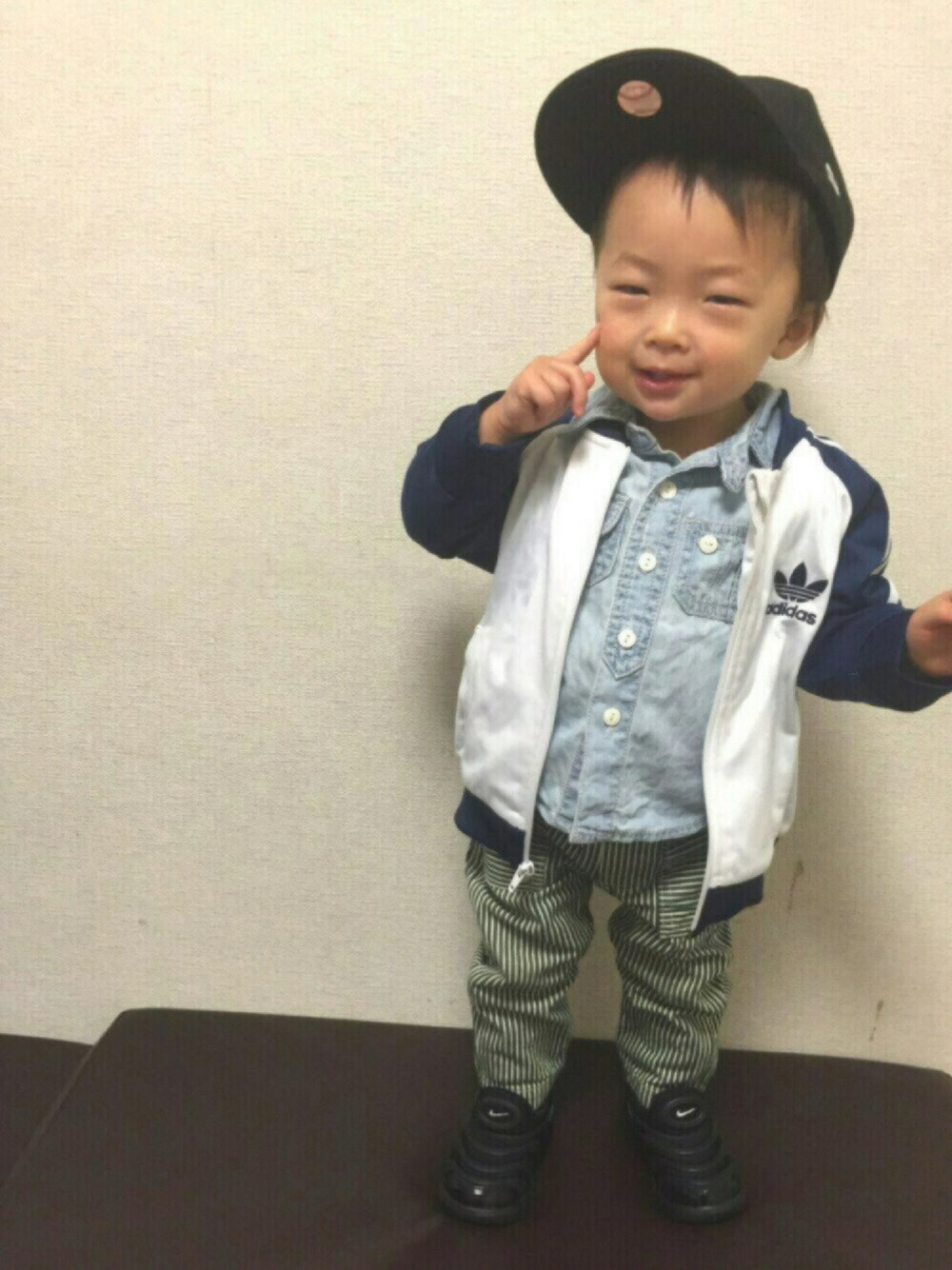 「キャップ部、シャツスタイル祭、おとこのこ、NEW ERA、キャップ、adidas、子供カッコイイ、大人ヤンチャ部」｜「キャップ部2/6活動日のアイテム（その他、その他）」を使った、SAQOOさん（キッズ・70cm）の冬コーディネートの1枚目の写真