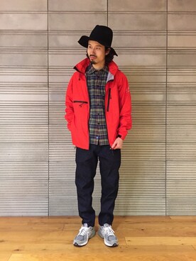 「ツバ広ハット」｜「アイテム（マウンテンパーカー）」を使った、OGAWAさん（メンズ・175cm）の冬コーディネート