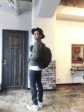 「サロンスタッフ」｜「アイテム（その他アウター）」を使った、yooさん（メンズ・177cm）の春コーディネート